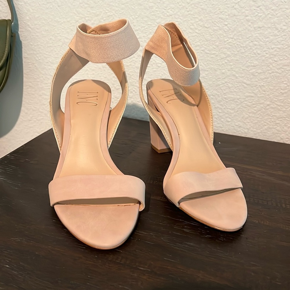 International Concepts Size 6 Women Sandal, Peach, Block Heel